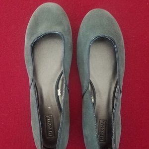 Merona Grey dress flats size 6 1/2